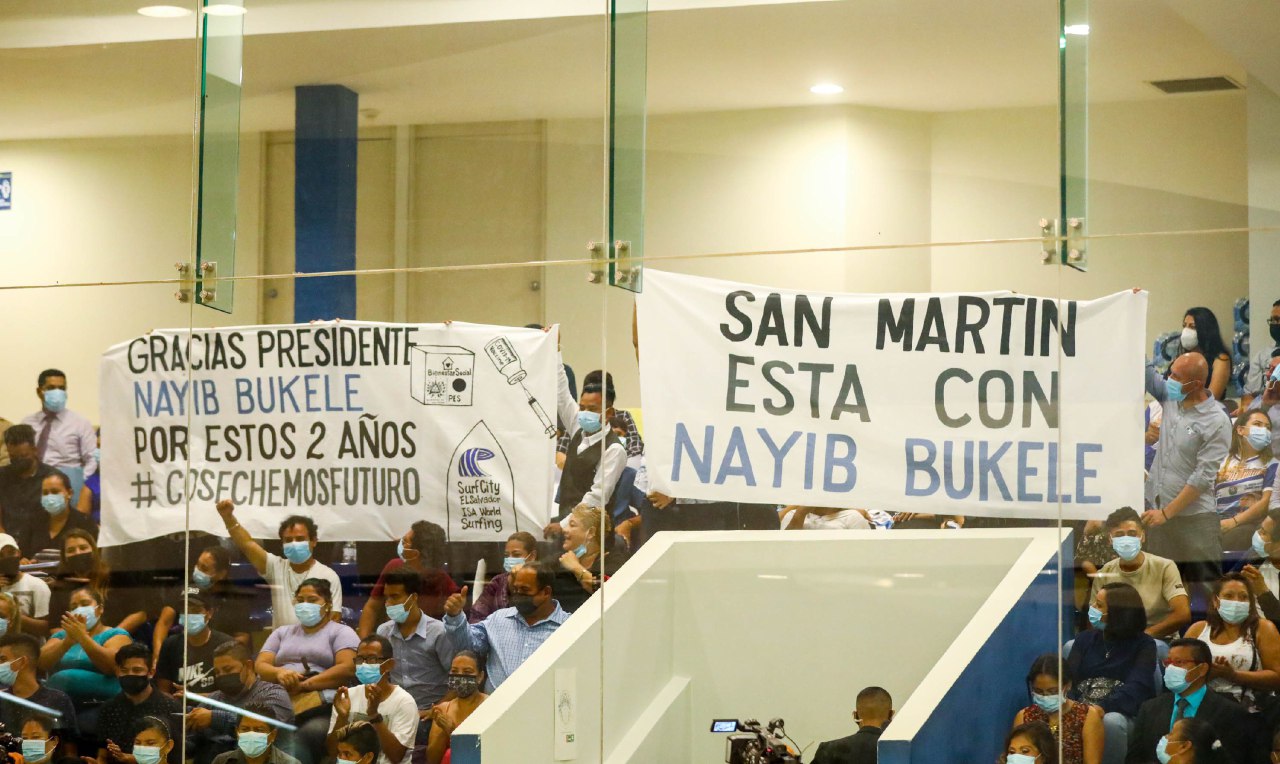 Salvadoreños llegan a la Asamblea para expresar apoyo al Presidente Bukele salvadorenos-llegan-a-la-asamblea-para-expresar-apoyo-al-presidente-bukele